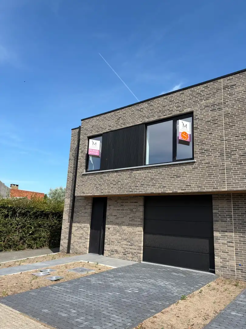 Moderne halfopen woning met 3 slpk, garage en tuin foto 19