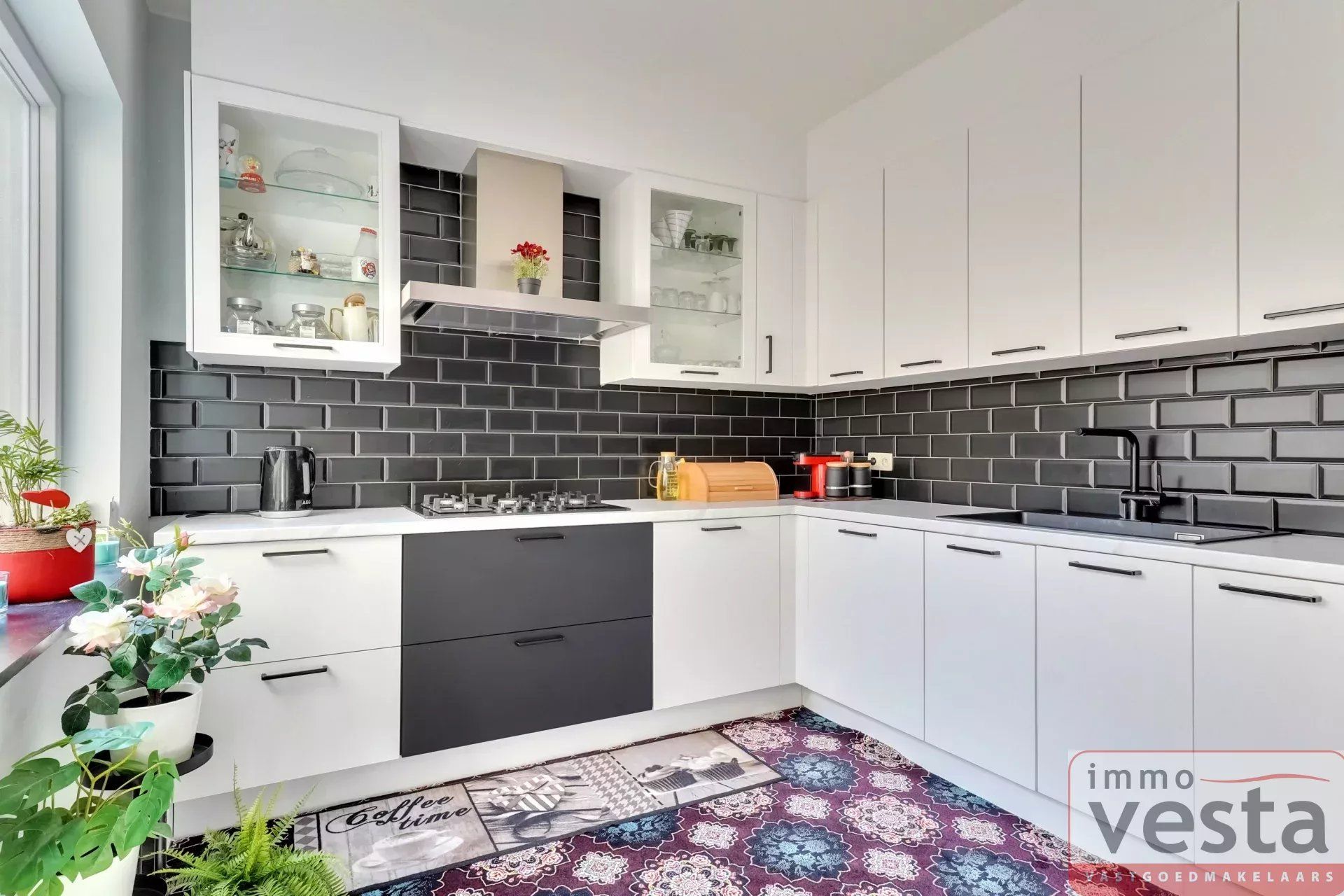 Ruime rijwoning nabij centrum Sint-Truiden foto 7
