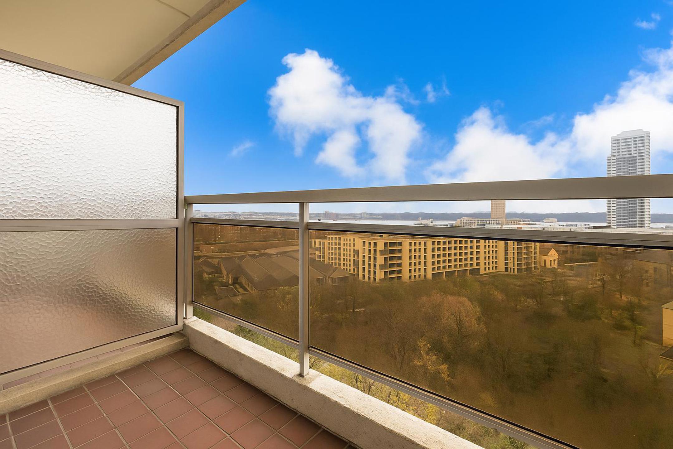 Topverdieping 2 slpks + garage: ontgrendel zijn potentieel! foto 3