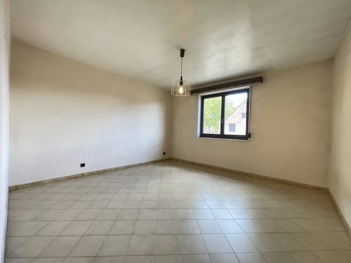 Tweewoonst met mooie tuin en vrijstaande garage foto 6