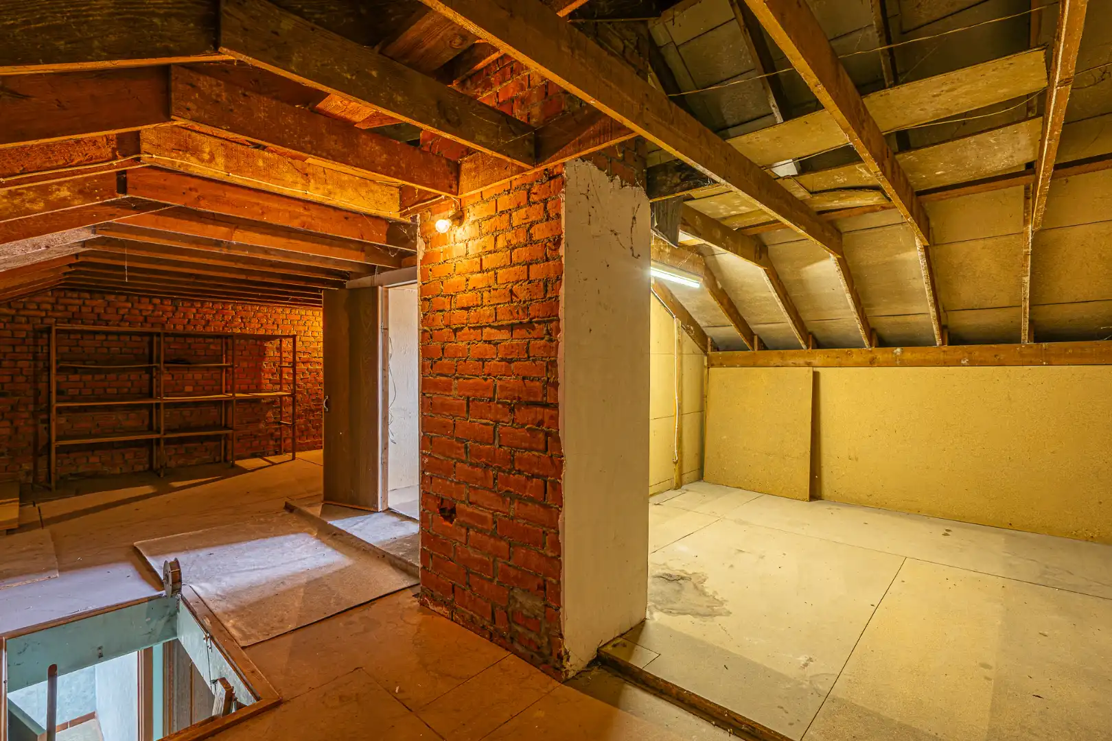 Woning met grote garage, tuin, 2 slaapkamers en ruime zolder in Dadizele-centrum foto 14