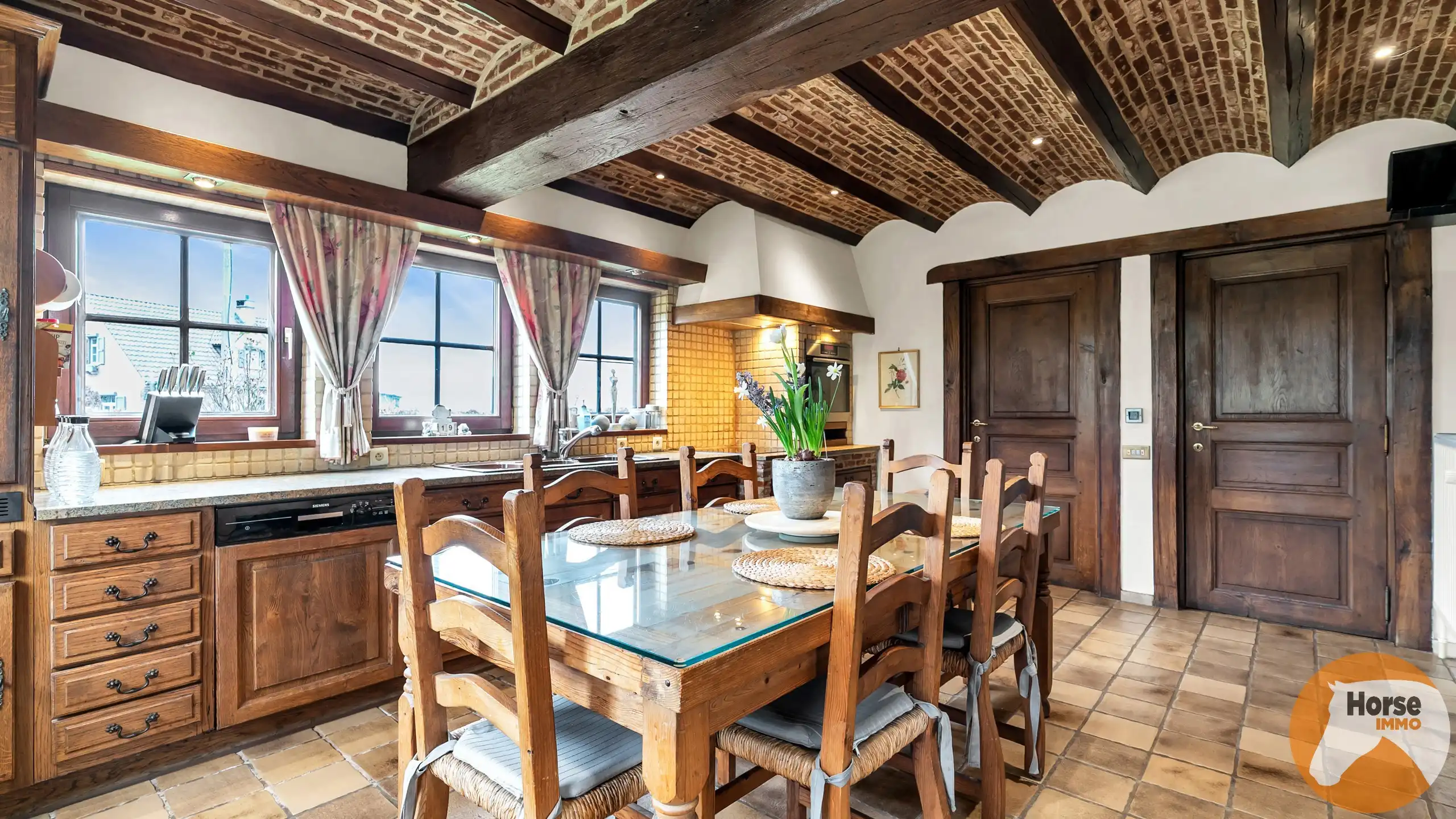 ROOSDAAL - Centraal gelegen woning met prachtig uitzicht foto 11