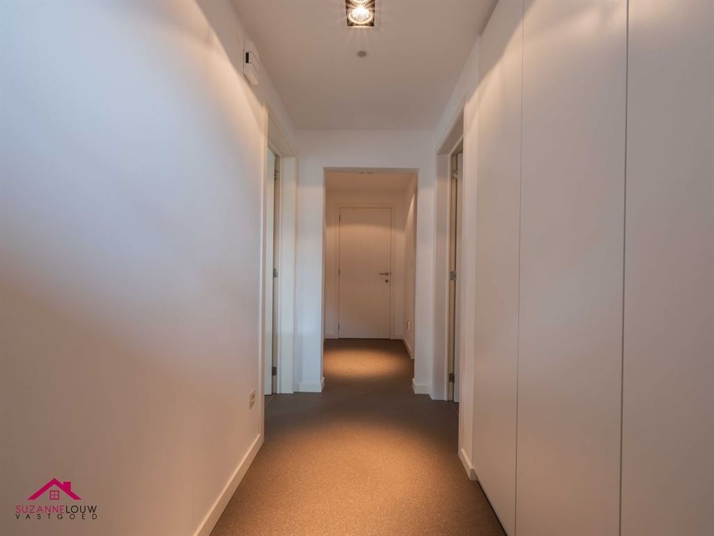 Vrijstaande woning, volledig gerenoveerd foto 16