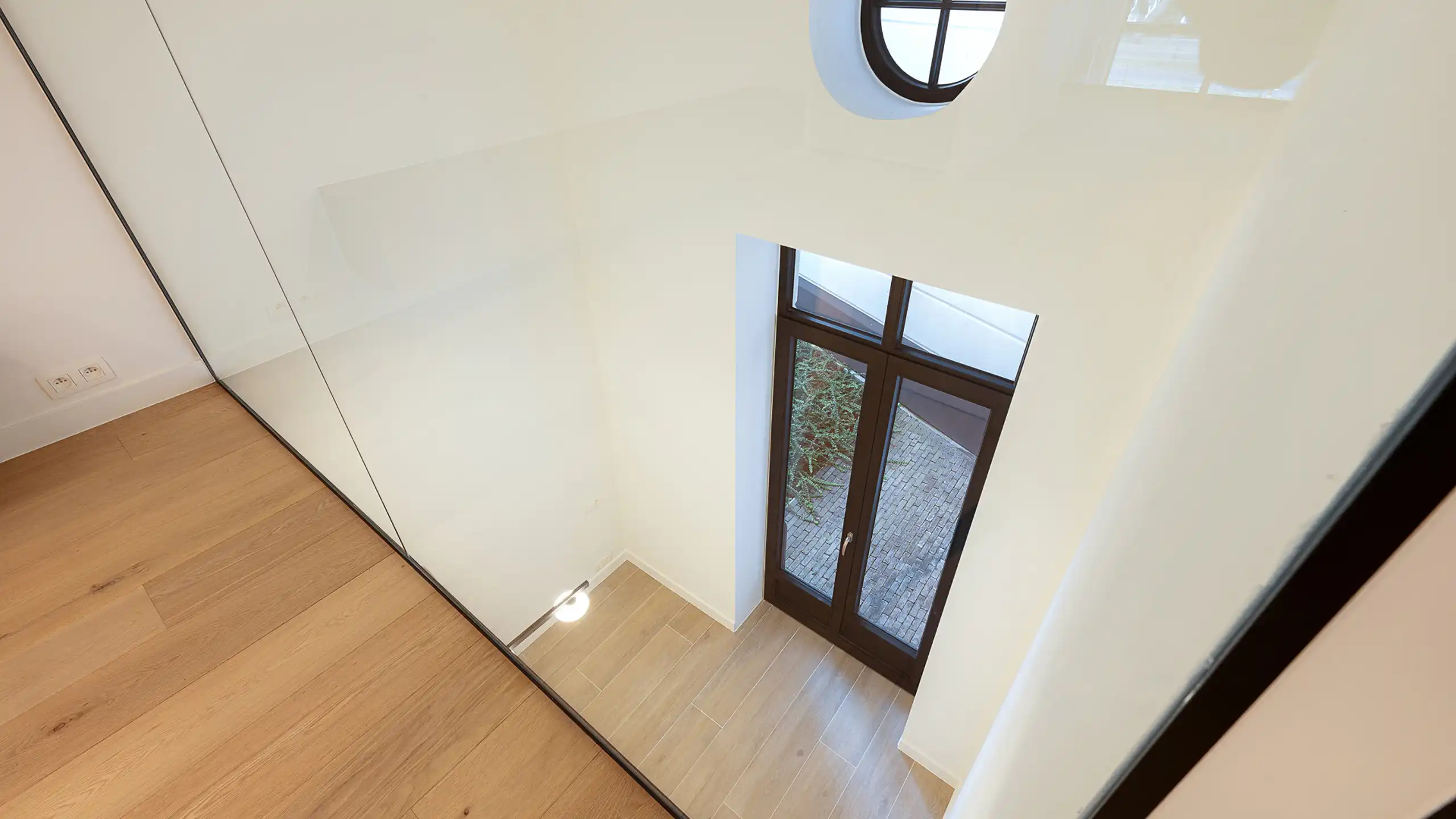 Nieuwbouwappartement met prachtig zicht op Lakeside  foto 20