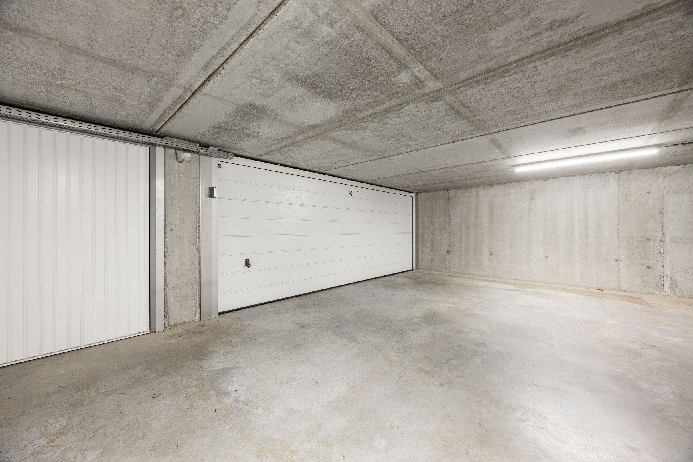 RECENT APPARTEMENT MET PRACHTIG ZONNETERRAS EN DUBBELE GARAGE foto 14