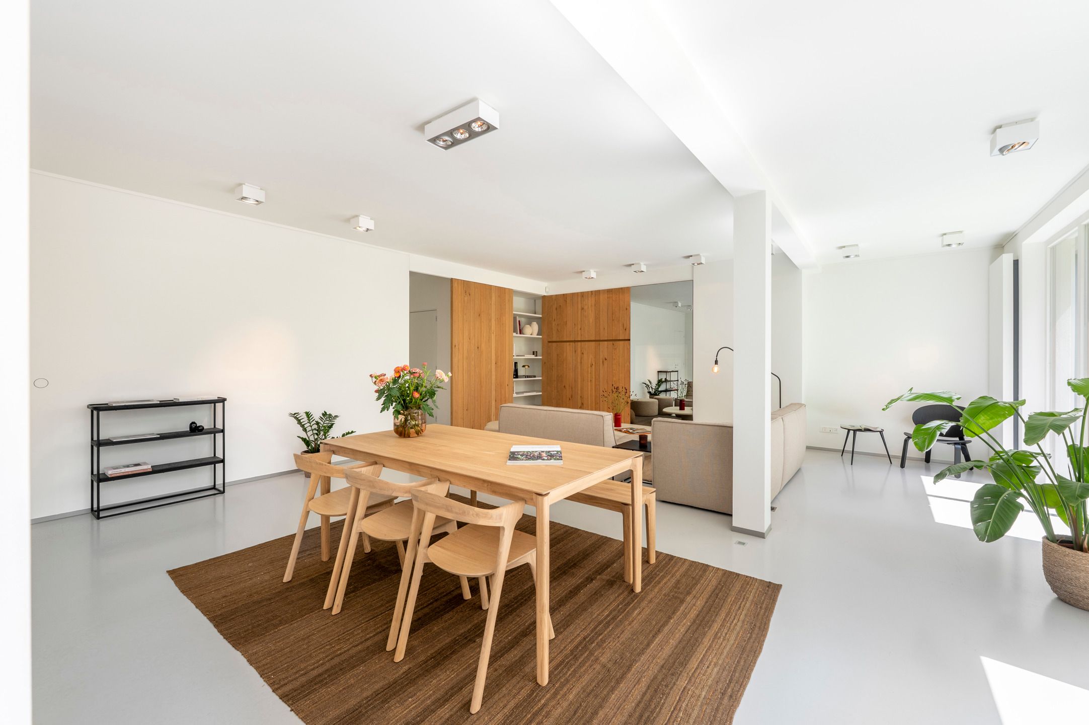 Gelijkvloers appartement met een zuidgerichte tuin! foto 4