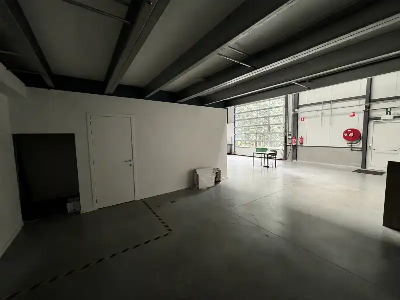 Kantoor met magazijn te huur foto 6