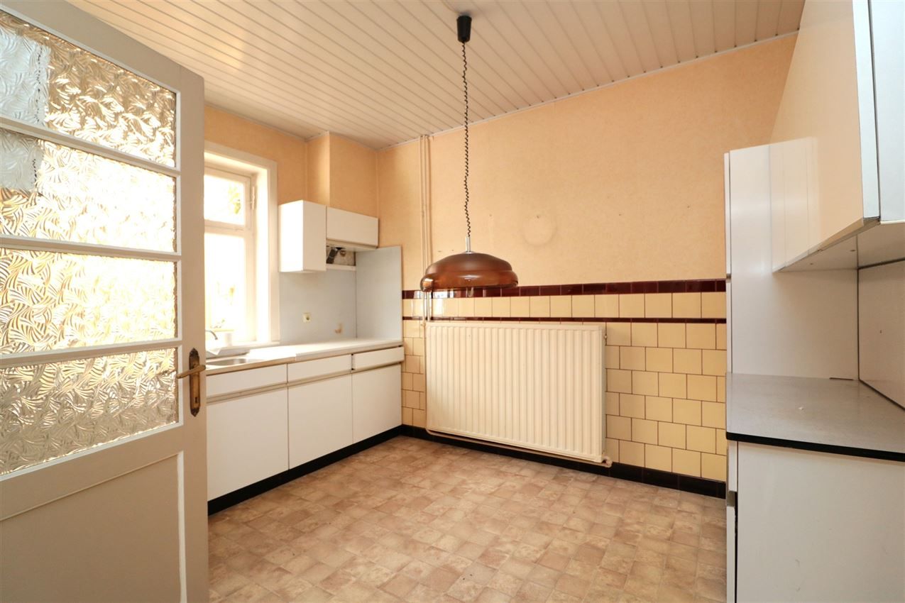 goed gelegen, renovatieproject met potentieel foto 13