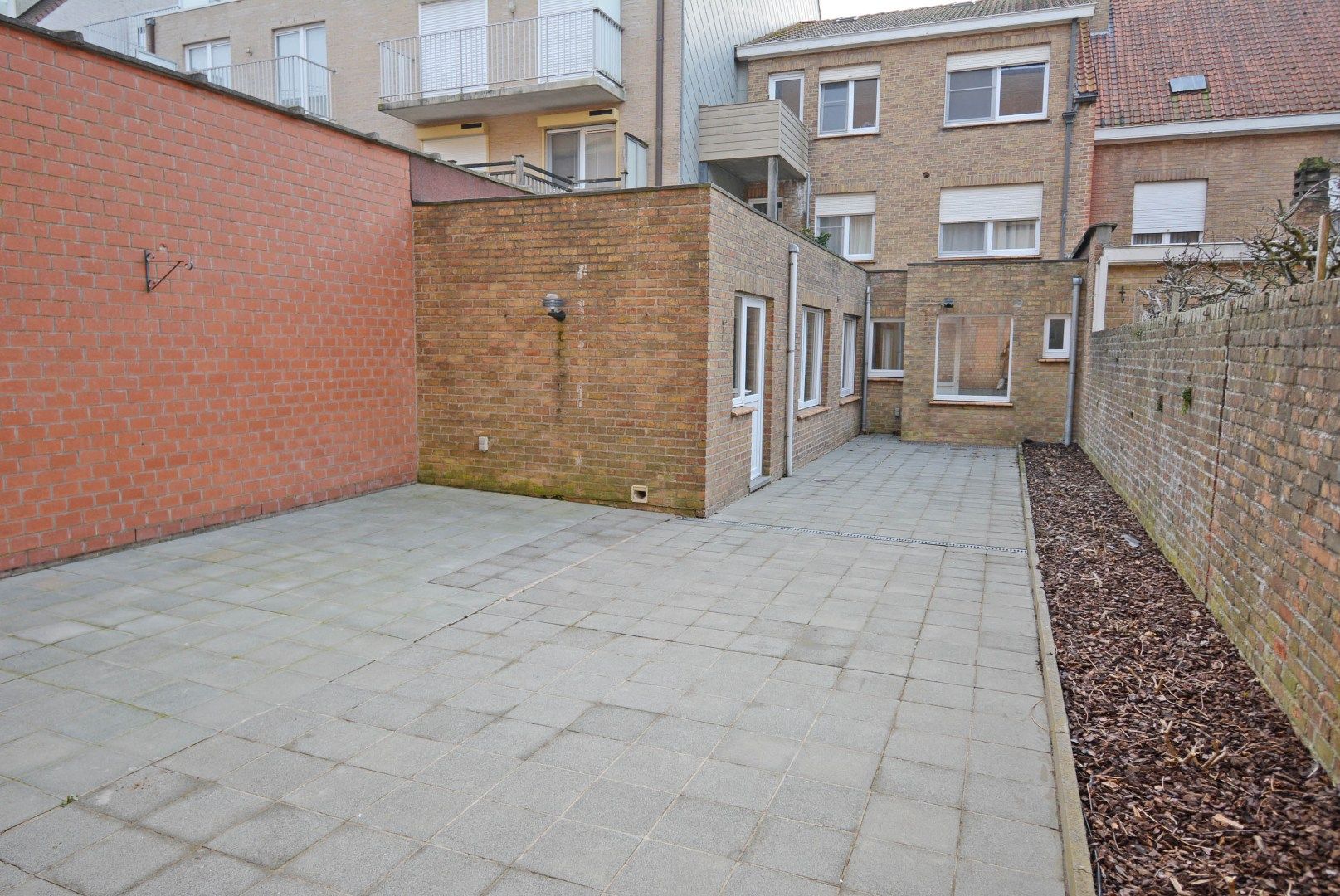 Ruim appartement met 3 slaapkamers in een zijstraat van de Lippenslaan. foto 19