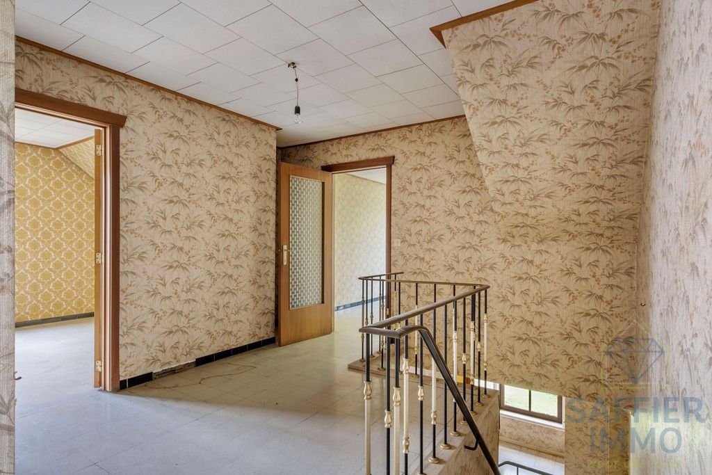 Ruime gezinswoning met zonnige tuin en 5 slaapkamers in hartje Izegem foto 25