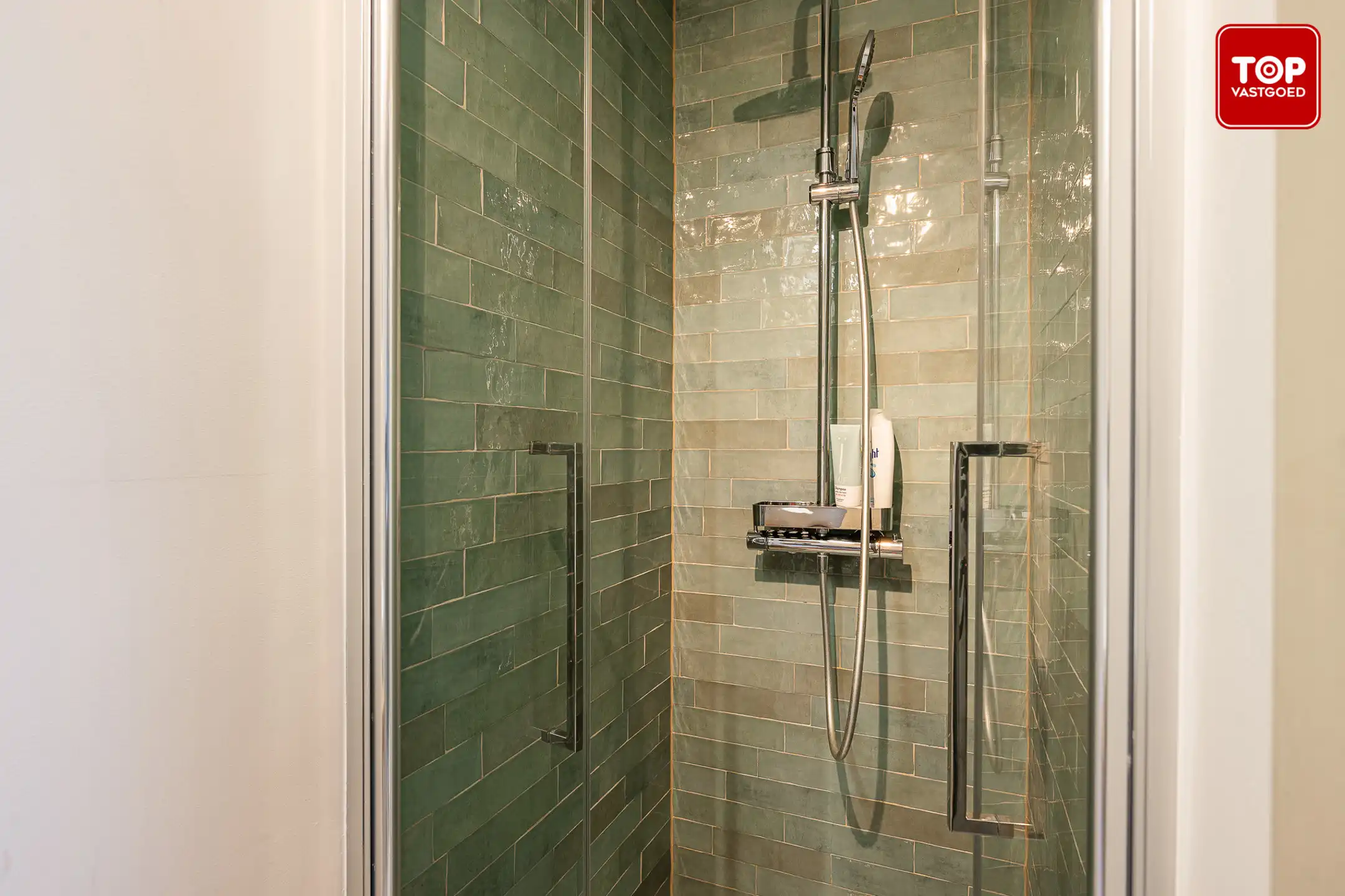 Instapklare woning in een rustige straat nabij Gent centrum. foto 13