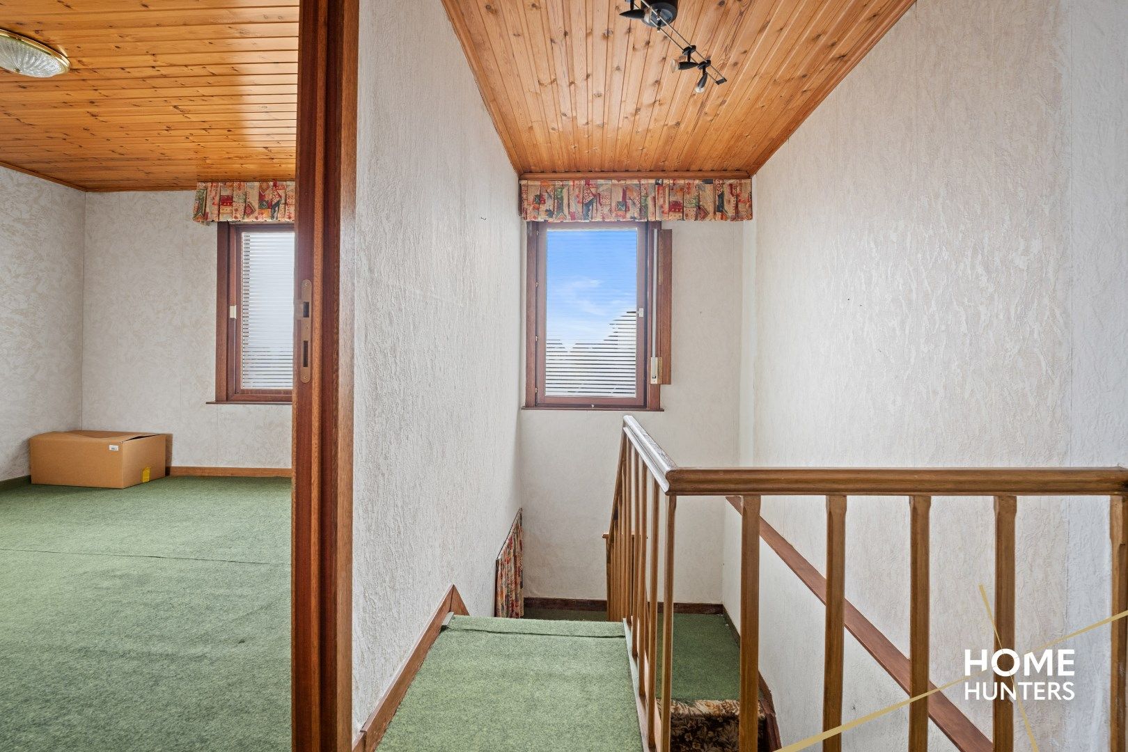 Woning met uitgestrekte tuin in de stadskern van Mesen foto 6