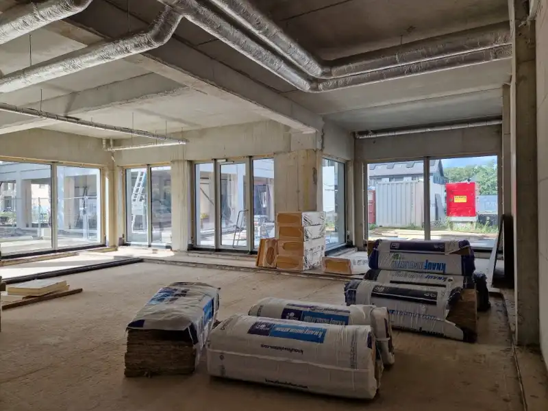 Centraal gelegen nieuwbouw handelsgelijkvloers (160m²) met gezellig terras (130m²) op een TOPlocatie! foto 12