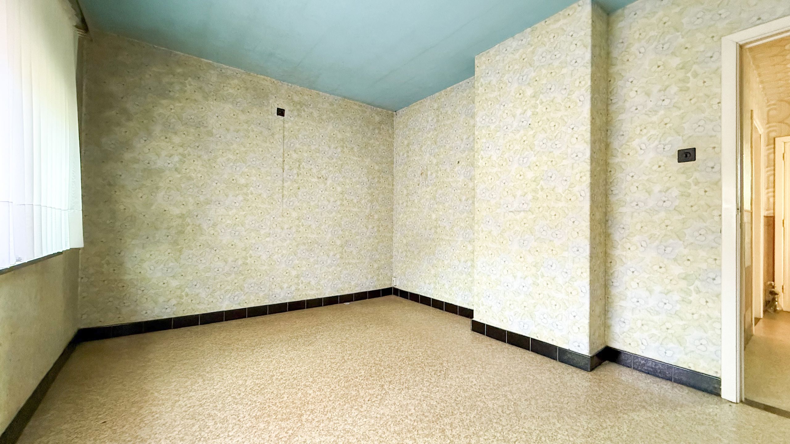 Te vernieuwen woning met 11a 87ca grond in Heusden-Zolder! foto 35