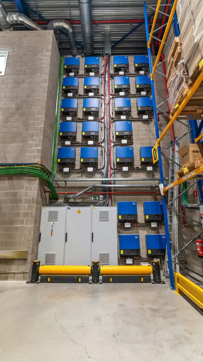 Volledig uitgerust distributiecentrum in nieuwbouwstaat foto 42