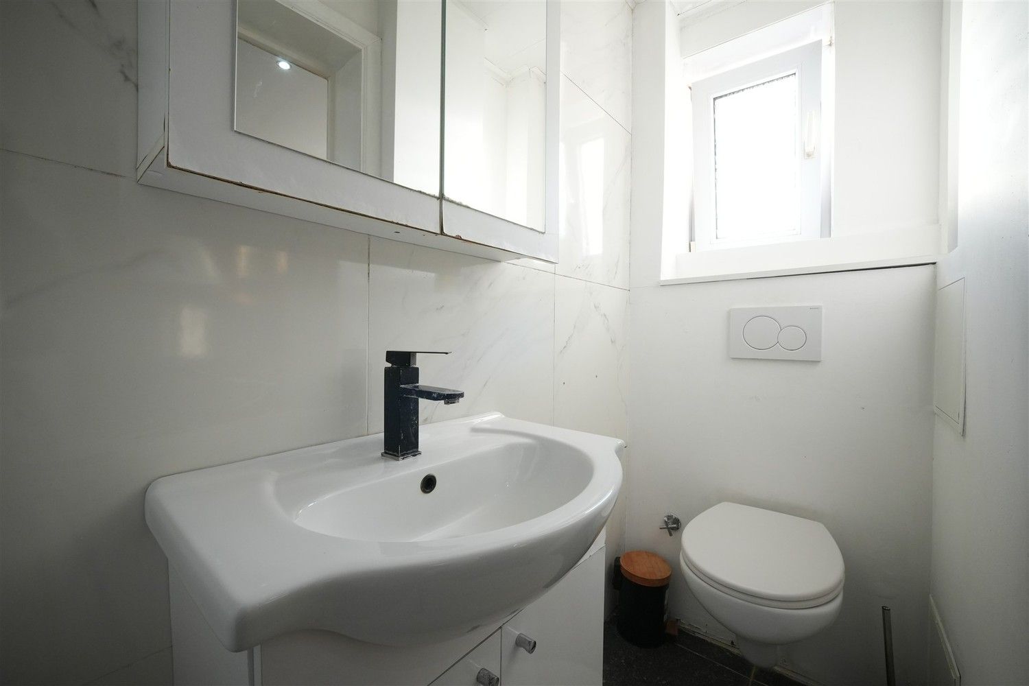 Instapklaar appartement met terras in Jette foto 15