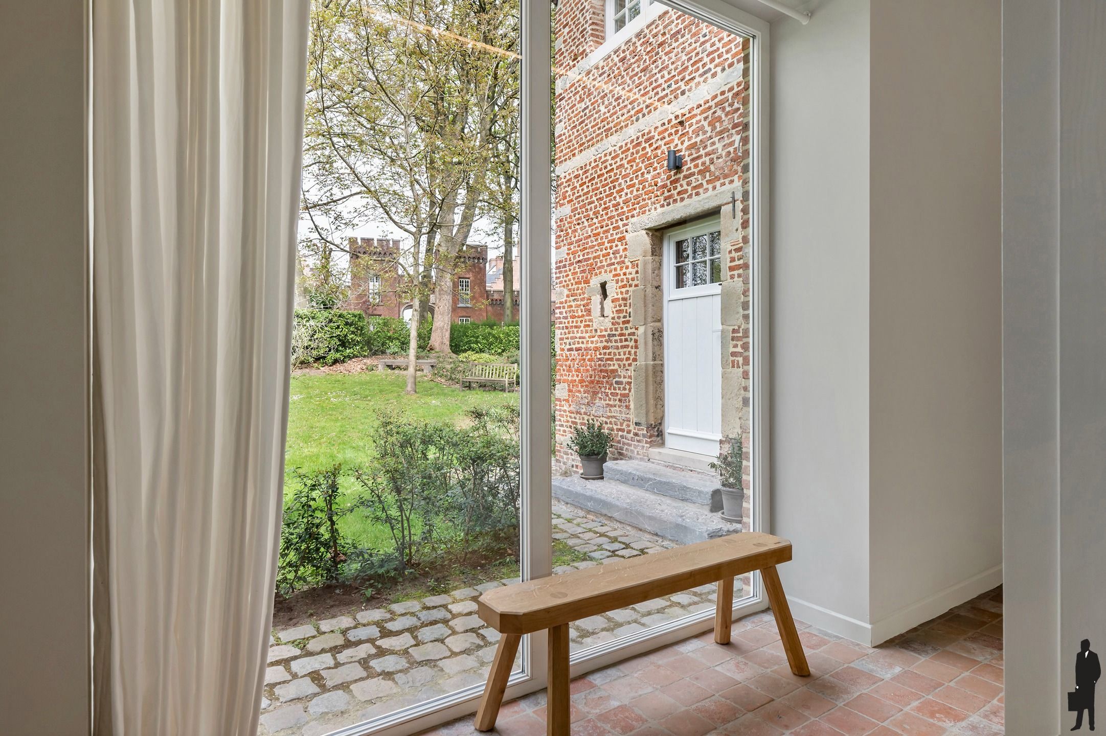 Uitzonderlijk kasteelhoeve in het park van Kasteel Wissekerke. foto 33