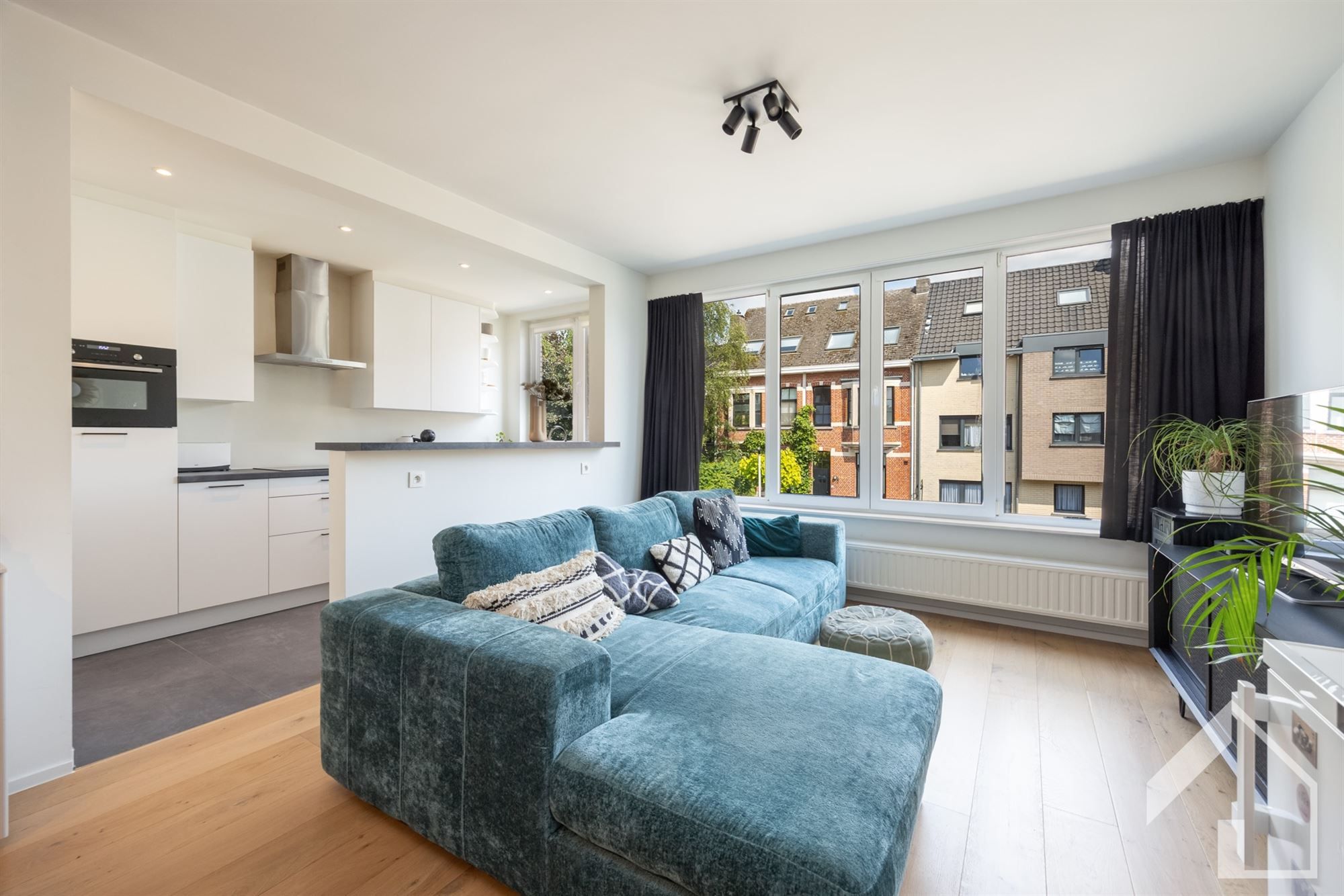 prachtig gerenoveerde 2-slaapkamerappartement foto 2