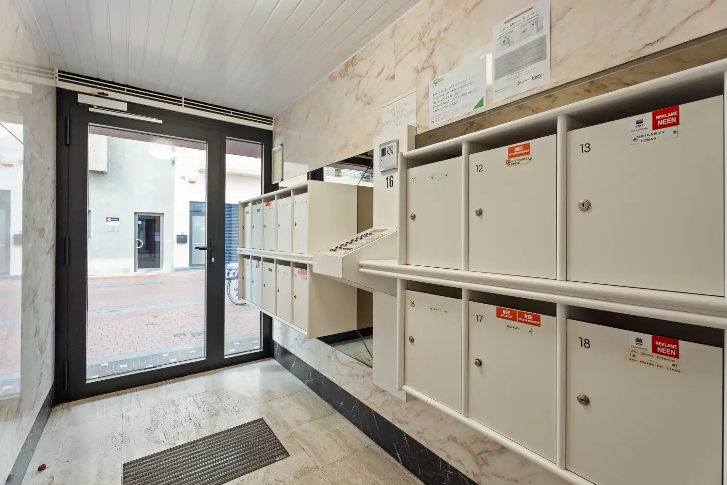 Centraal gelegen één slaapkamerappartement foto 26