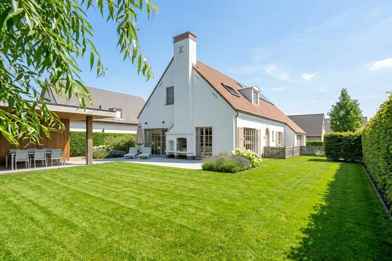 Exclusief gerenoveerde vrijstaande villa in rustige en residentiële omgeving foto 13
