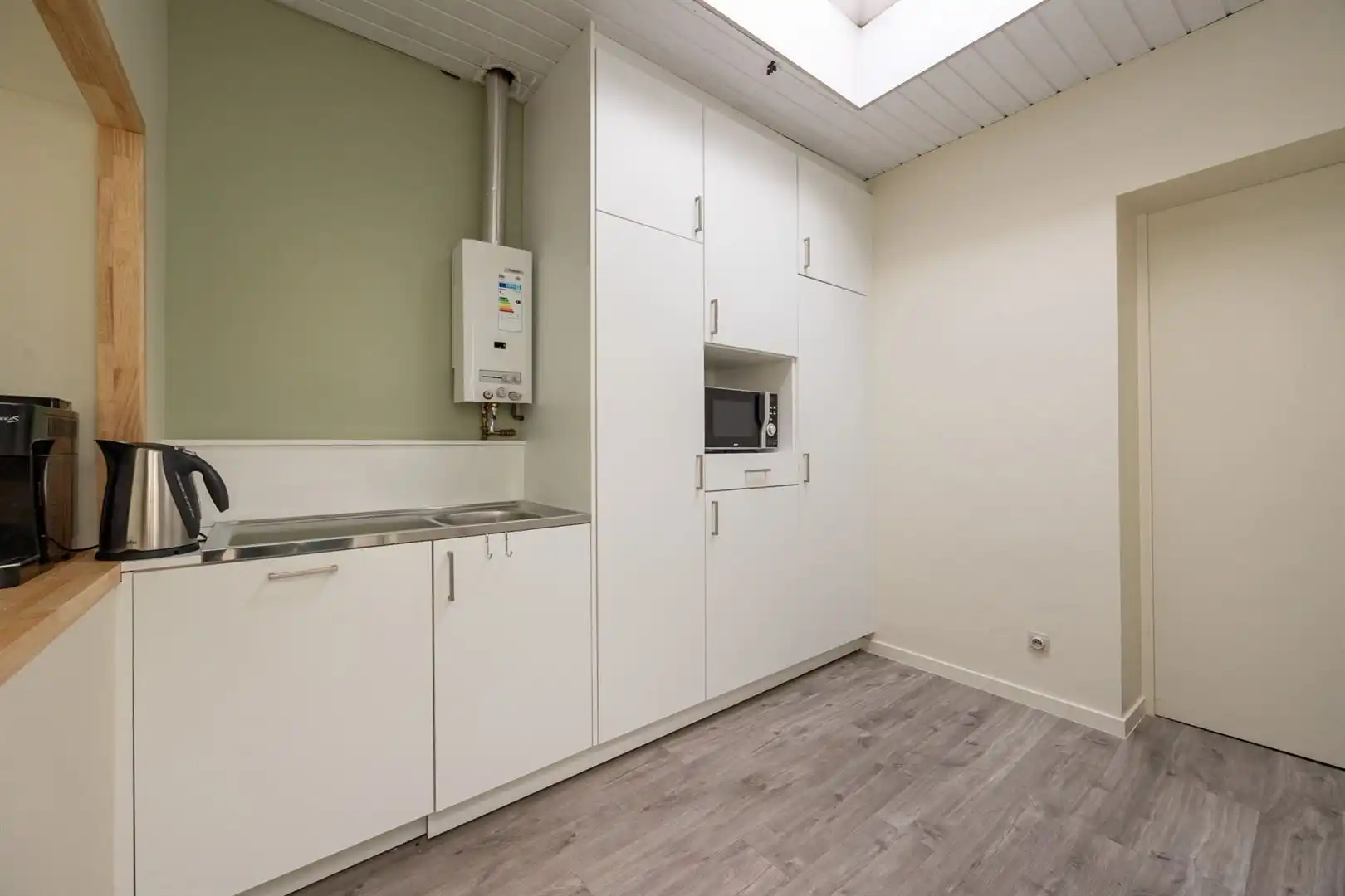 Uitstekend gelegen winkelpand met twee toegangen foto 21