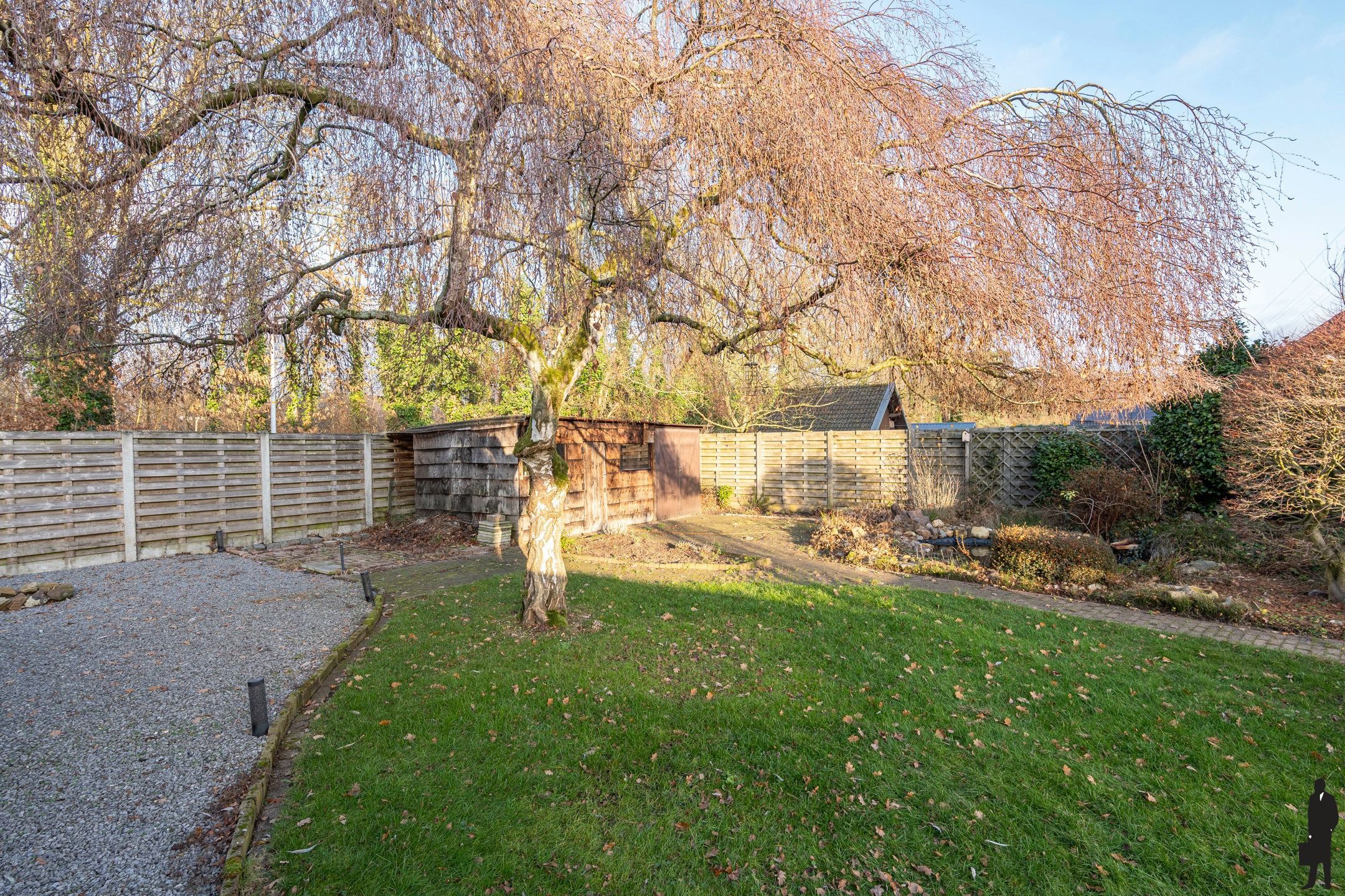 Gezinswoning met garage, tuin en 3 slaapkamers op 527 m² foto 17