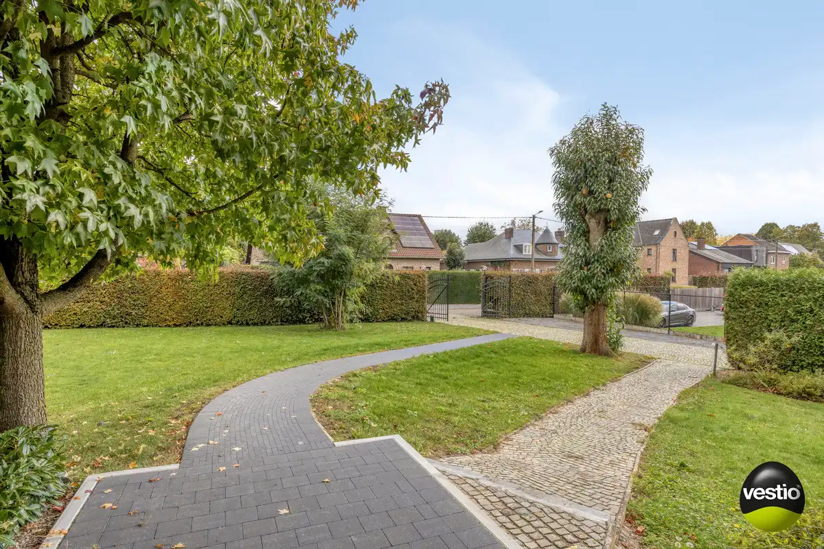 RUIME RESIDENTIEEL GELEGEN VILLA OP 46A89CA NABIJ CENTRUM BILZEN. foto 59