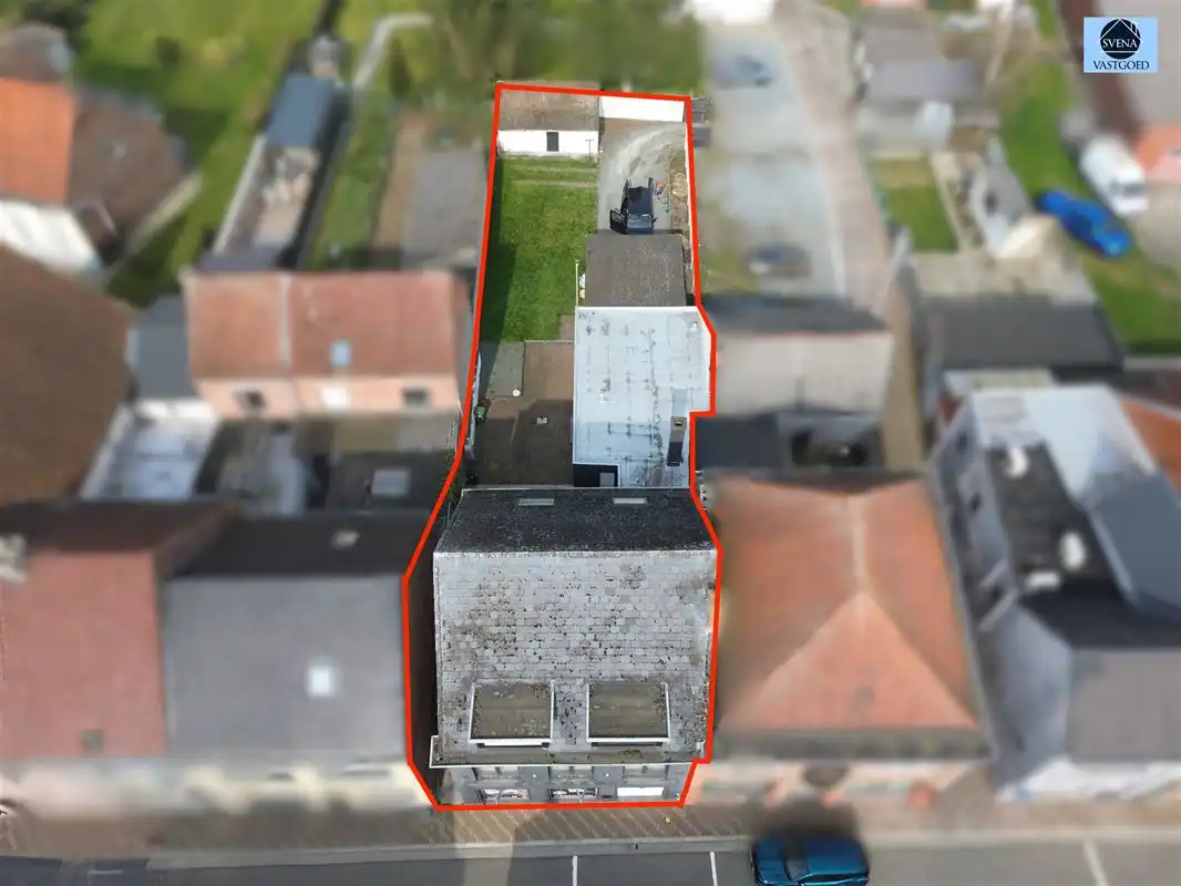 HANDELSHUIS EN APPARTEMENT MET 4 SLAAPKAMERS foto 2