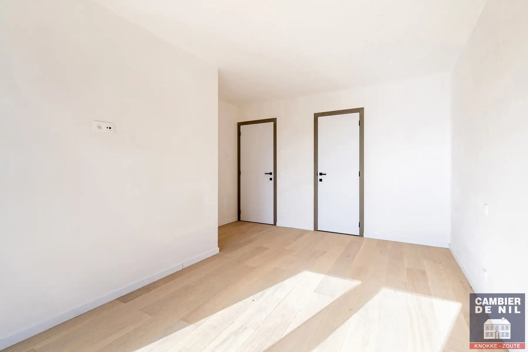 Nieuwbouw - ongemeubelde koppelvilla in rustige,  residentiële wijk te Knokke-Heist  foto 14