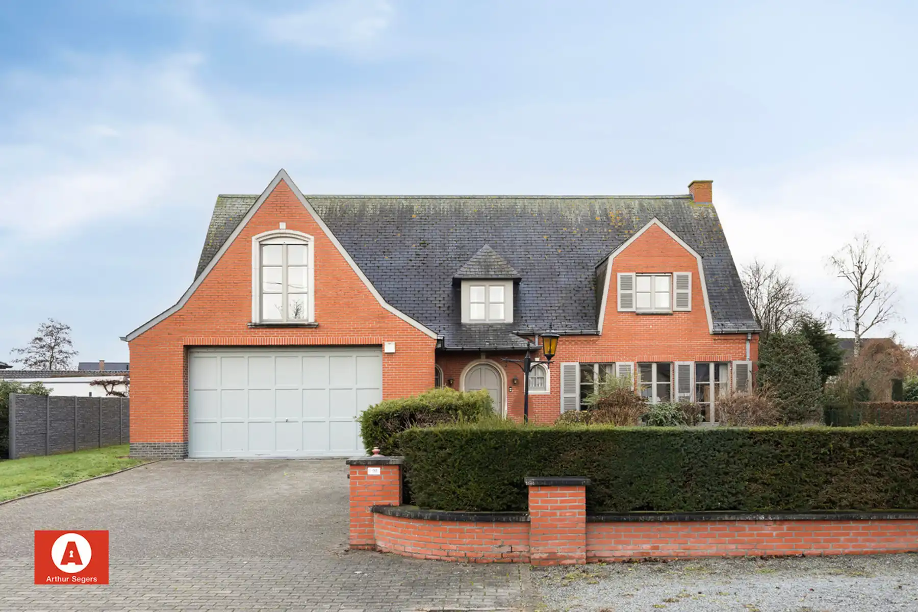 Uitzonderlijk ruime en rustig gelegen villa op 17a 32ca foto 3