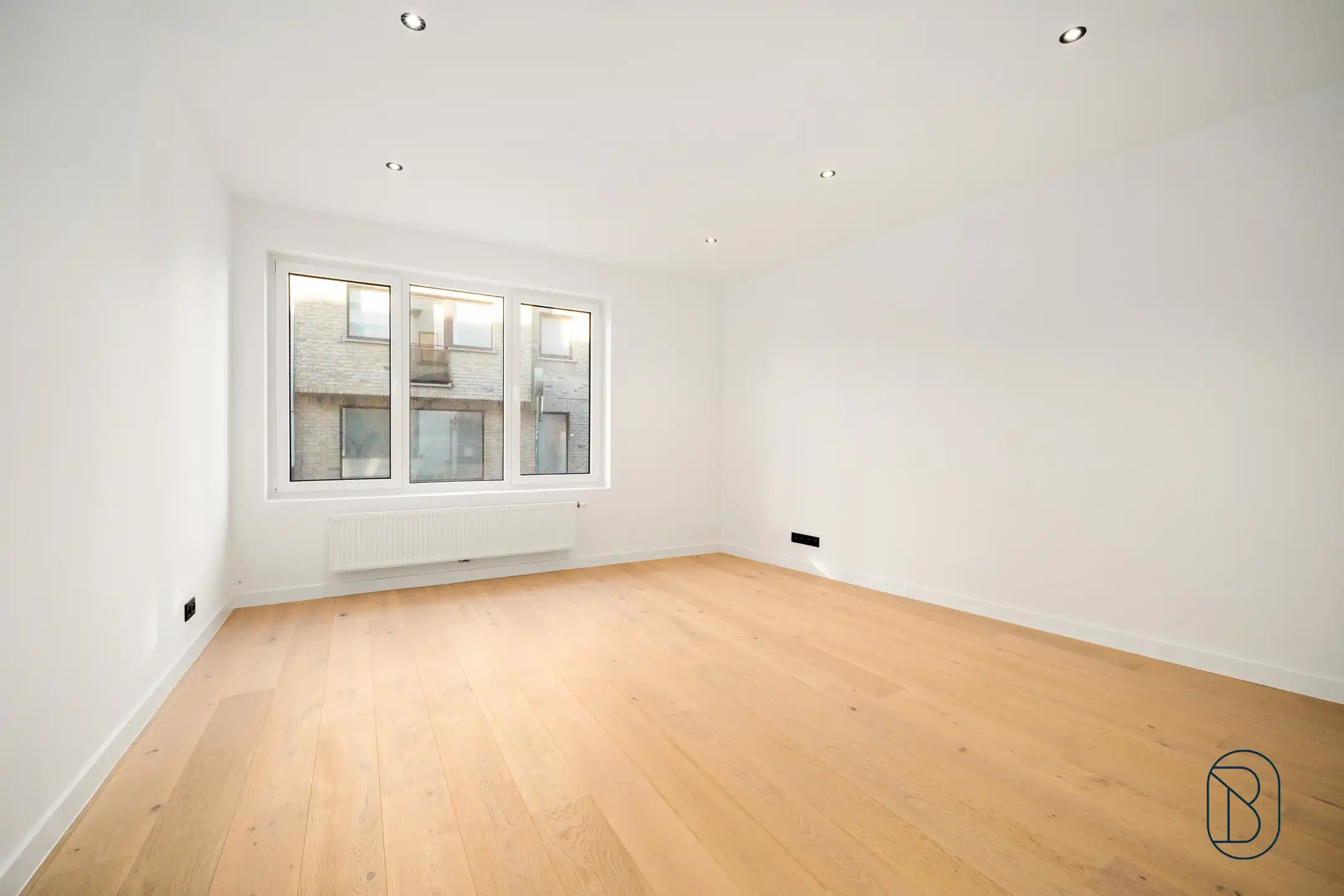 Gerenoveerd appartement met stadstuin en garage in Wevelgem foto 2