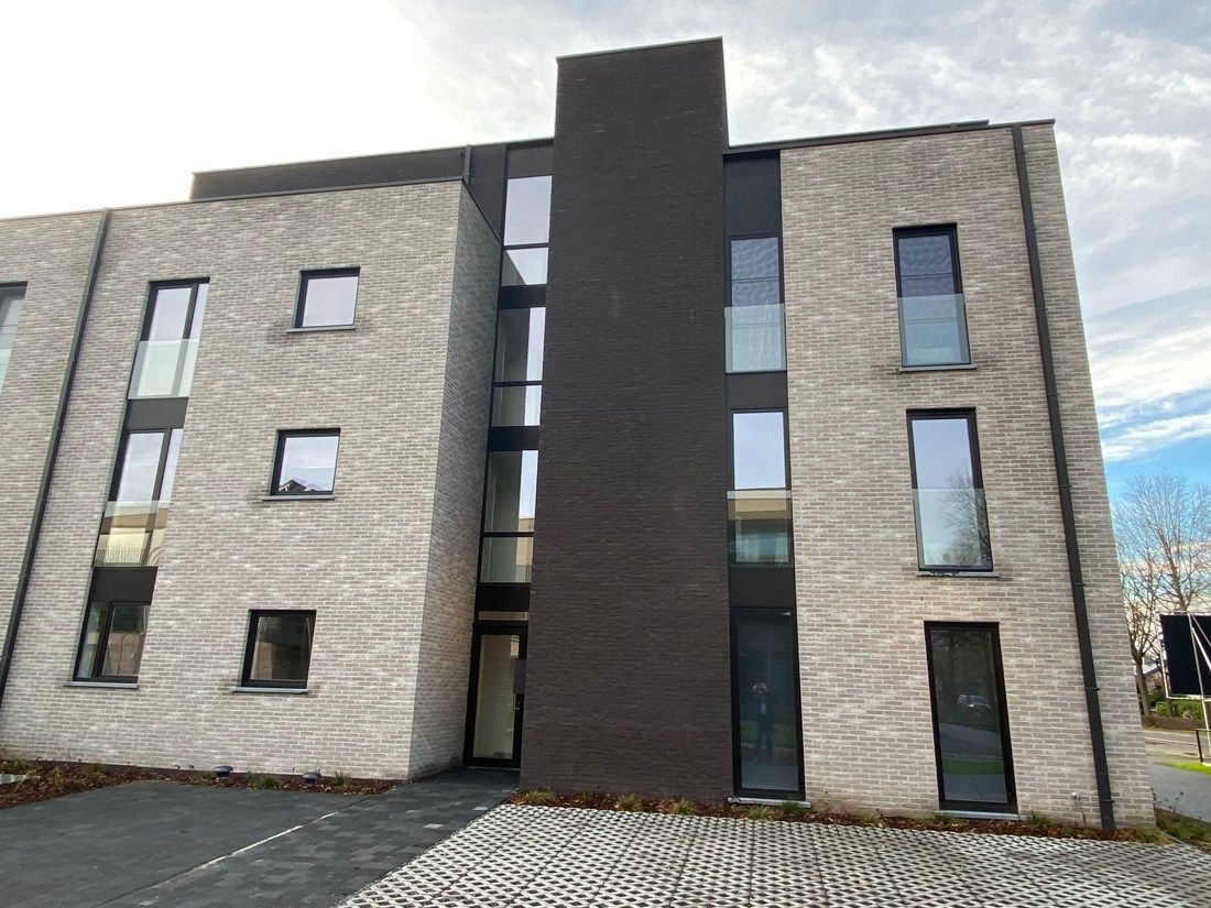 Recent appartement op de 1ste verdieping te Hasselt foto {{pictureIndex}}