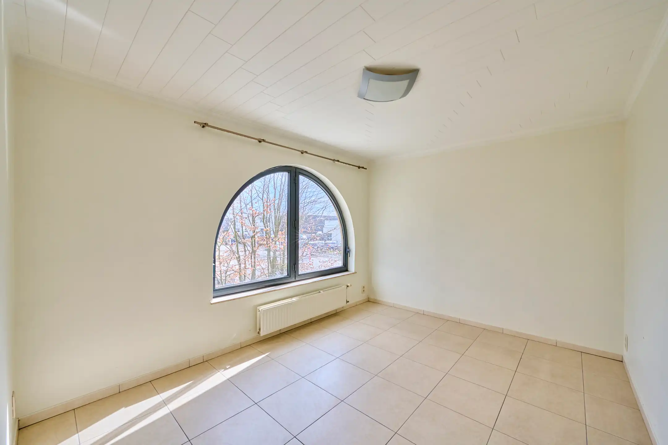 BEDRIJFSGEBOUW MET APPARTEMENT TE HUUR ZONHOVEN foto 18