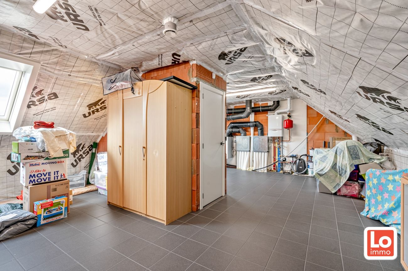 VERKOCHT! Instapklare halfopen nieuwbouw woning met inpandige garage en open zicht op een landelijke locatie in Beervelde! foto 22