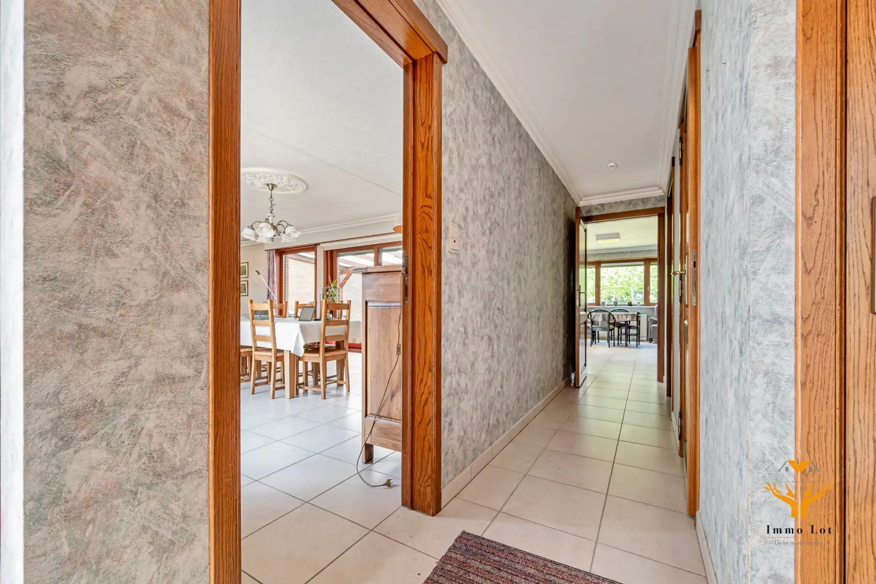 Gezinswoning met 5 slaapkamers en ruime tuin foto 17