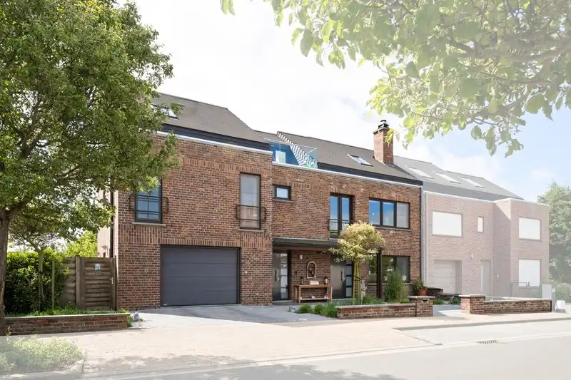 Verzorgde halfopen bebouwing met vele mogelijkheden te De Haan. foto 2