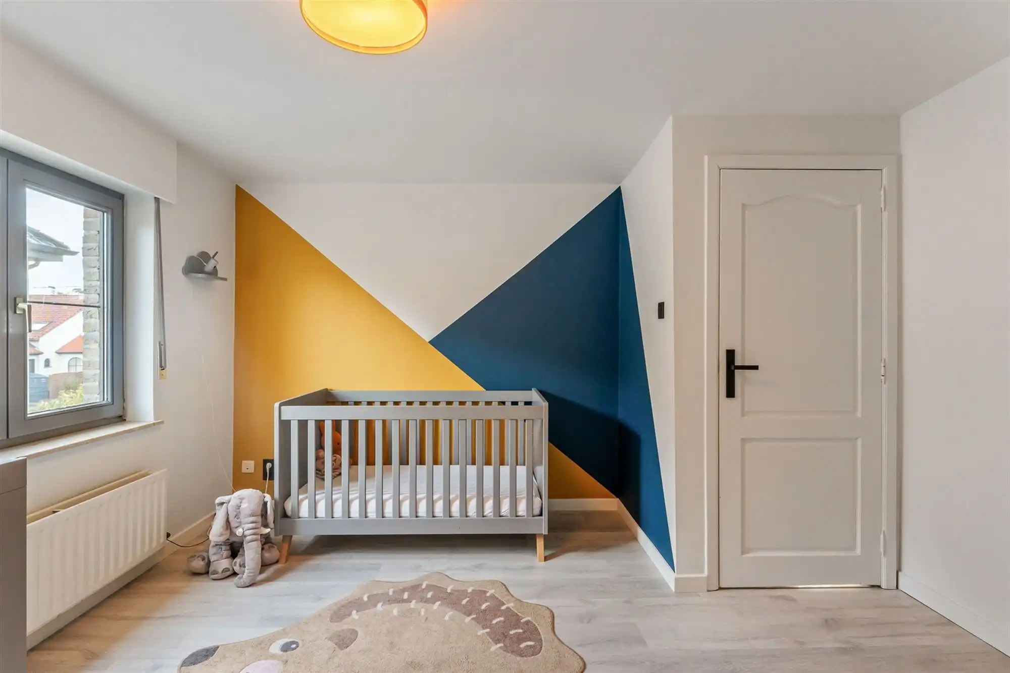 MOOI GERENOVEERDE WONING MET 4 SLAAPKAMERS OP RUSTIGE LIGGING VLAKBIJ KOERSEL CENTRUM foto 15