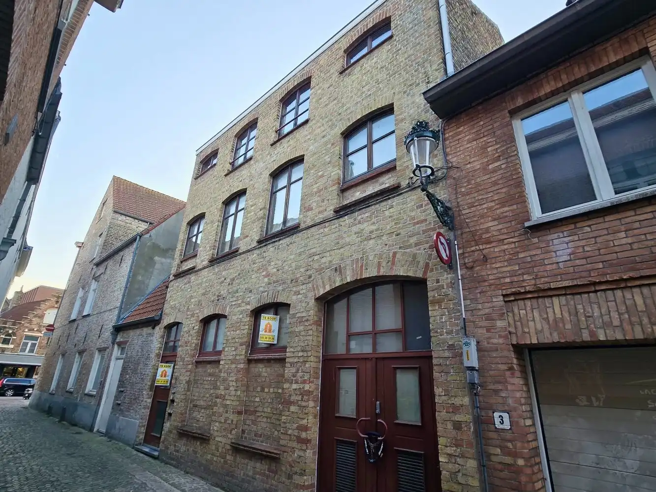 Brugge centrum, OPBRENGSTEIGENDOM bestaande uit  een MAGAZIJN op het gelijkvloers,  een STUDIO op de 1é Verd,  DUPLEX  LOFT STUDIO ONDER HET DAK ALLES VERHUURD MOOIE OPBRENGST foto 12