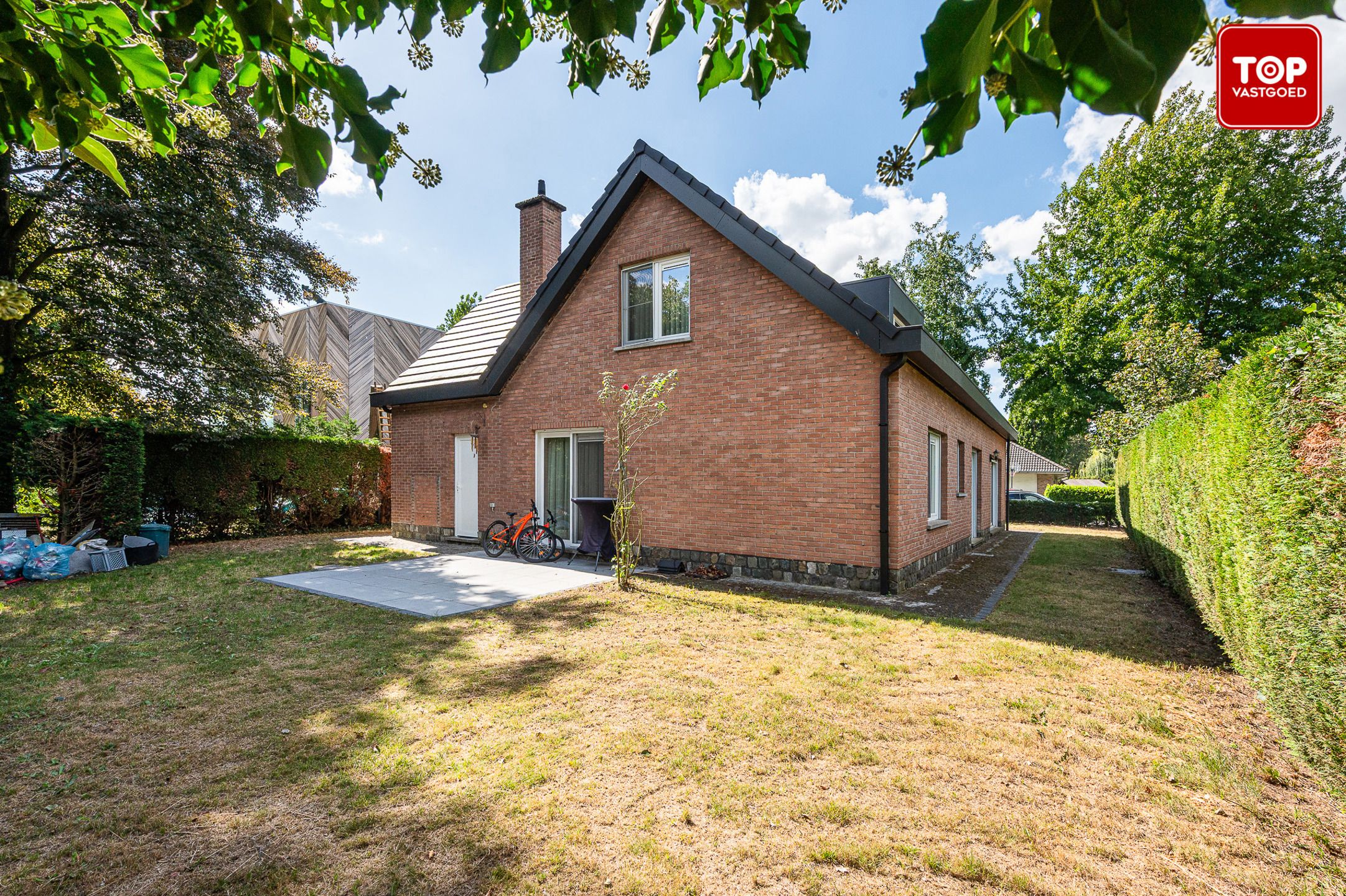 Alleenstaande woning met 3 slaapkamers, 2 badkamers en inpandige garage  foto 25
