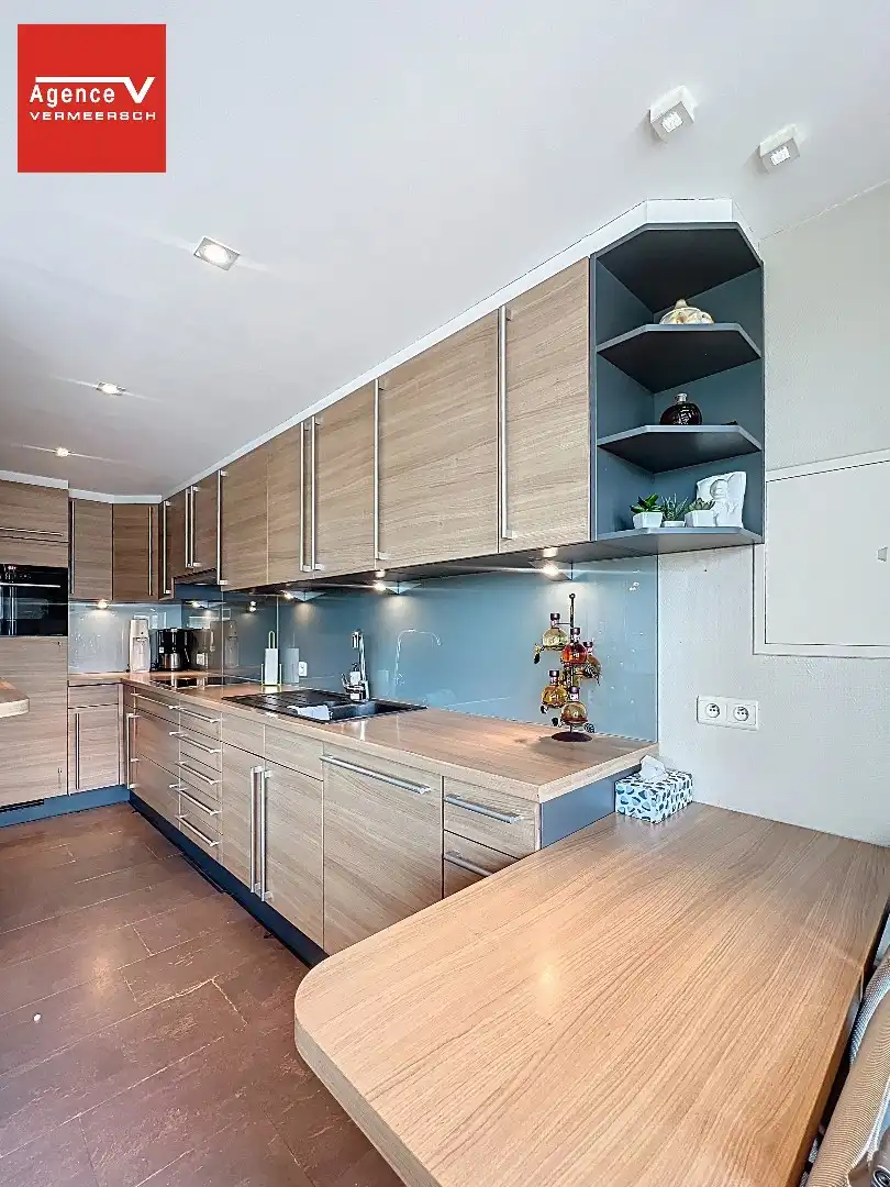 Lichtrijk en centraal gelegen 2-slkr appartement met lateraal parkzicht!  foto 6