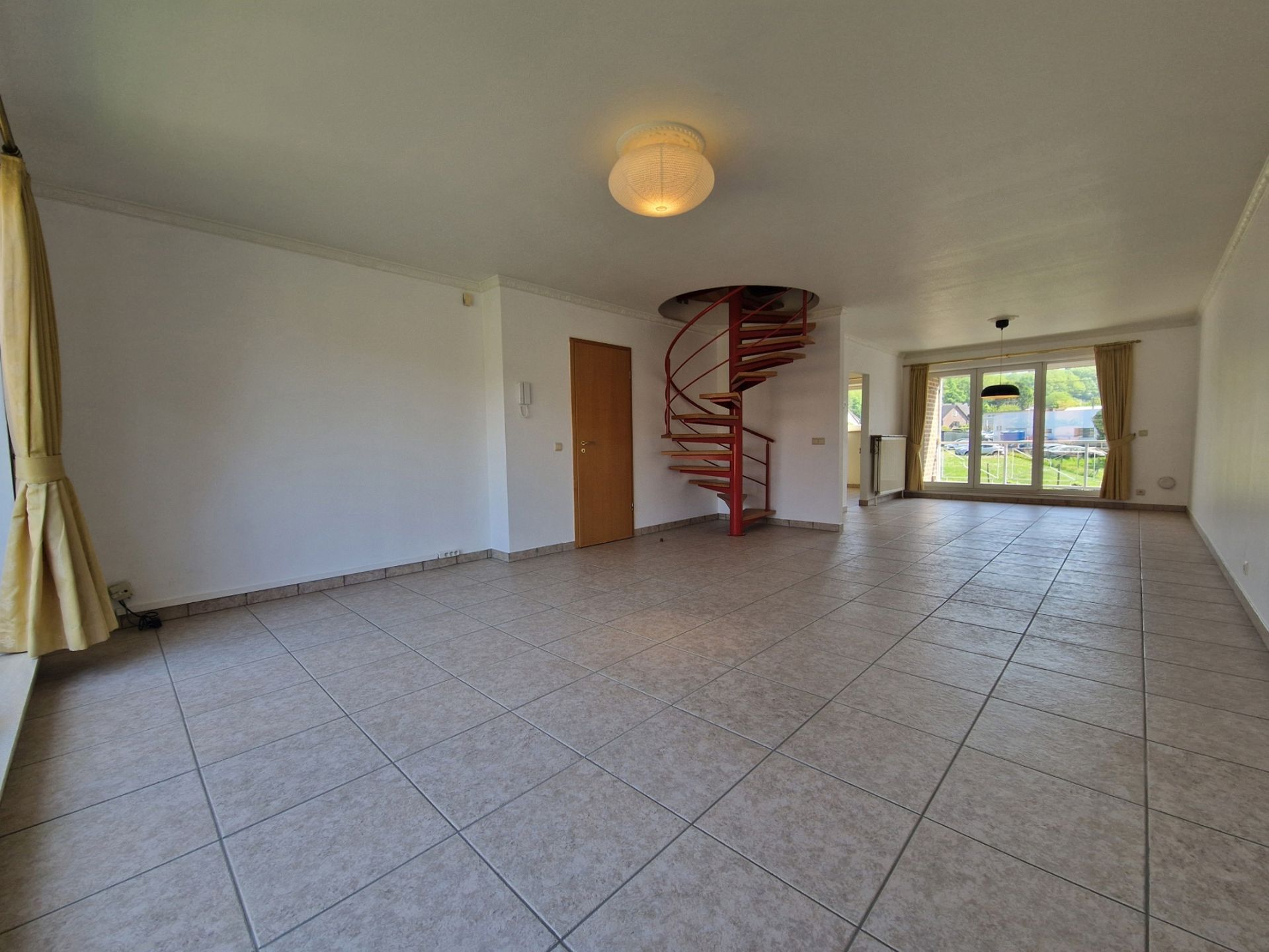 Duplex-appartement met drie slaapkamers en garage foto 3