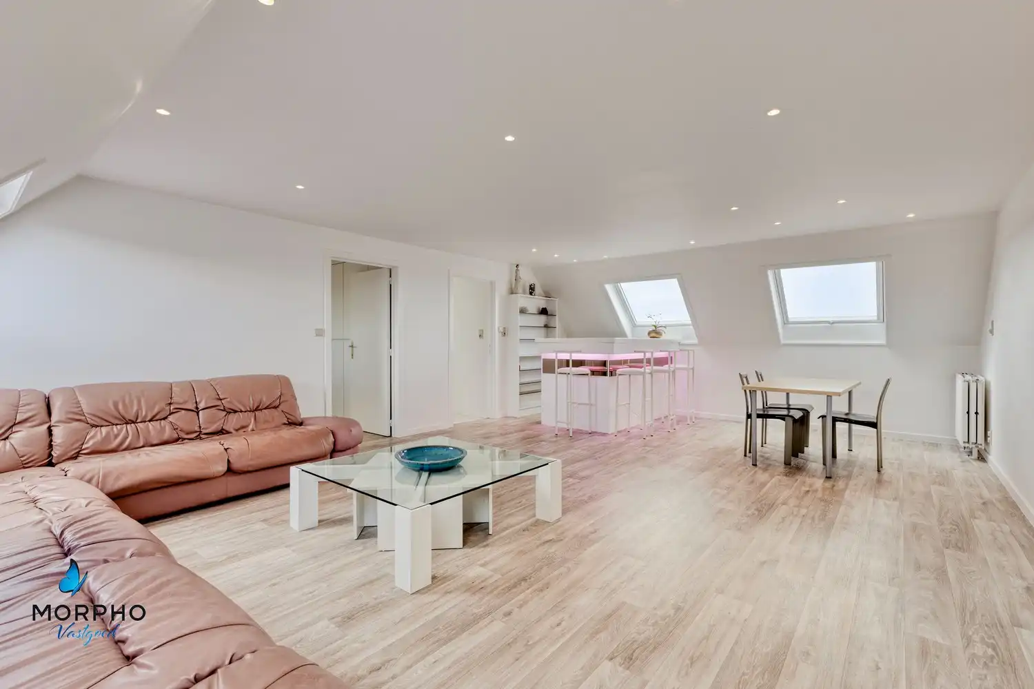 Instapklare handelswoning op topligging langs de N50 te koop in Wingene foto 29