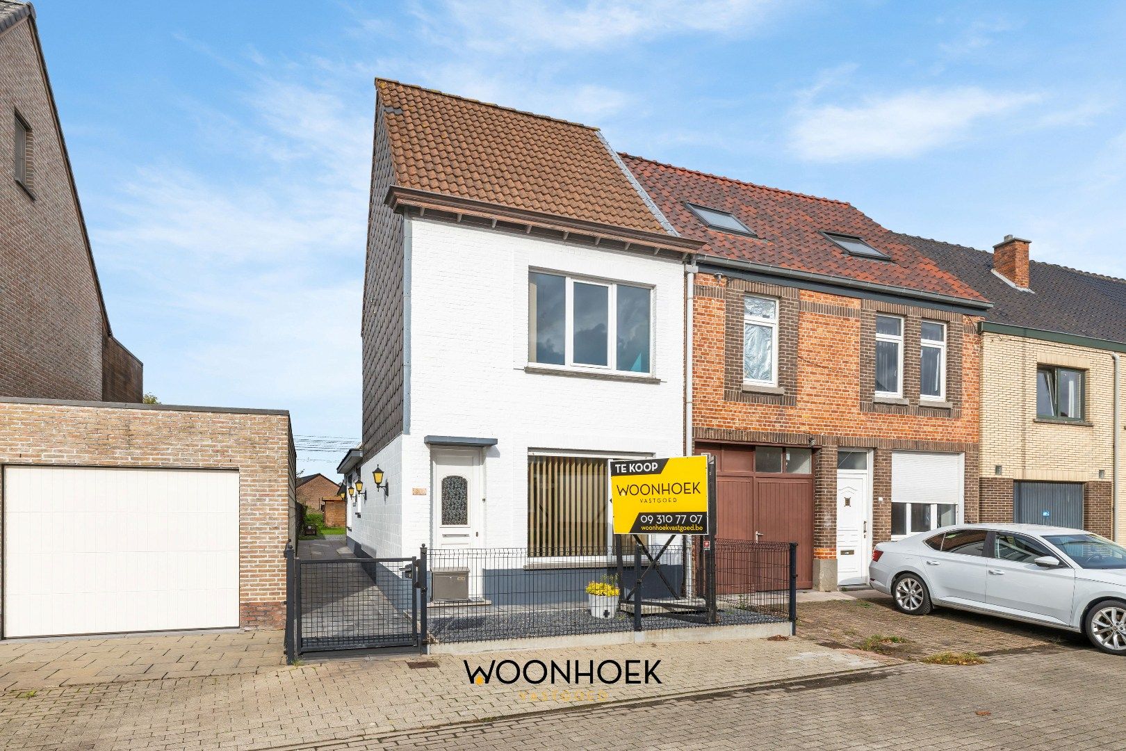 Halfopen bebouwing met 3 slaapkamers & zij-ingang.  foto 21