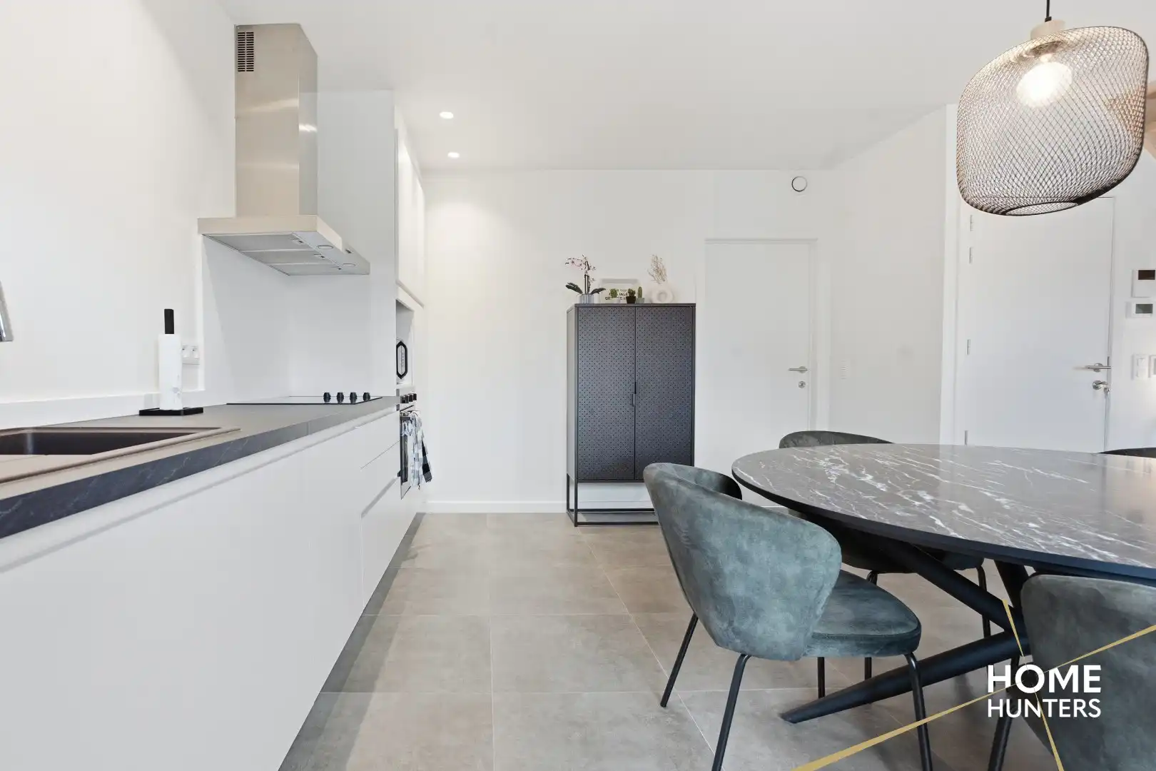 Gezellig duplexappartement met 2 slaapkamers en terras te Ieper foto 5