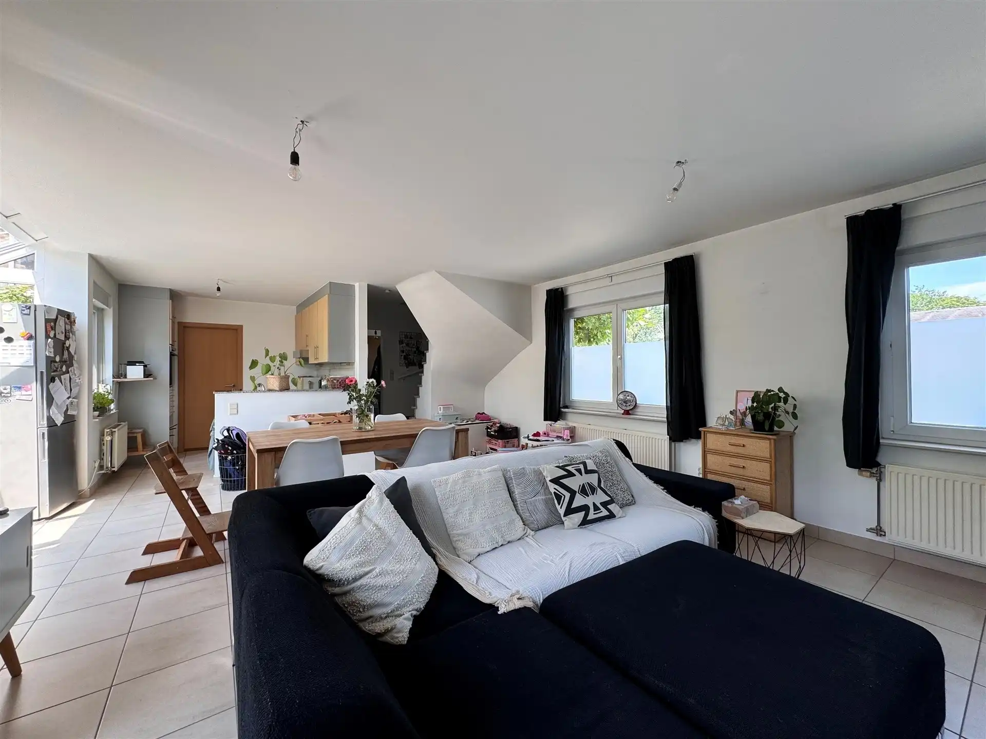 Gunstig gelegen woning met terras en 3 slaapkamers. foto 4