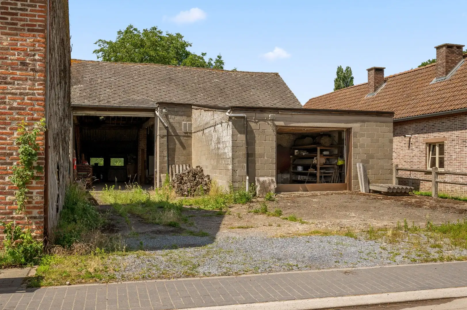 Loods met garage en tuin op ruim perceel van 827 m² foto 3