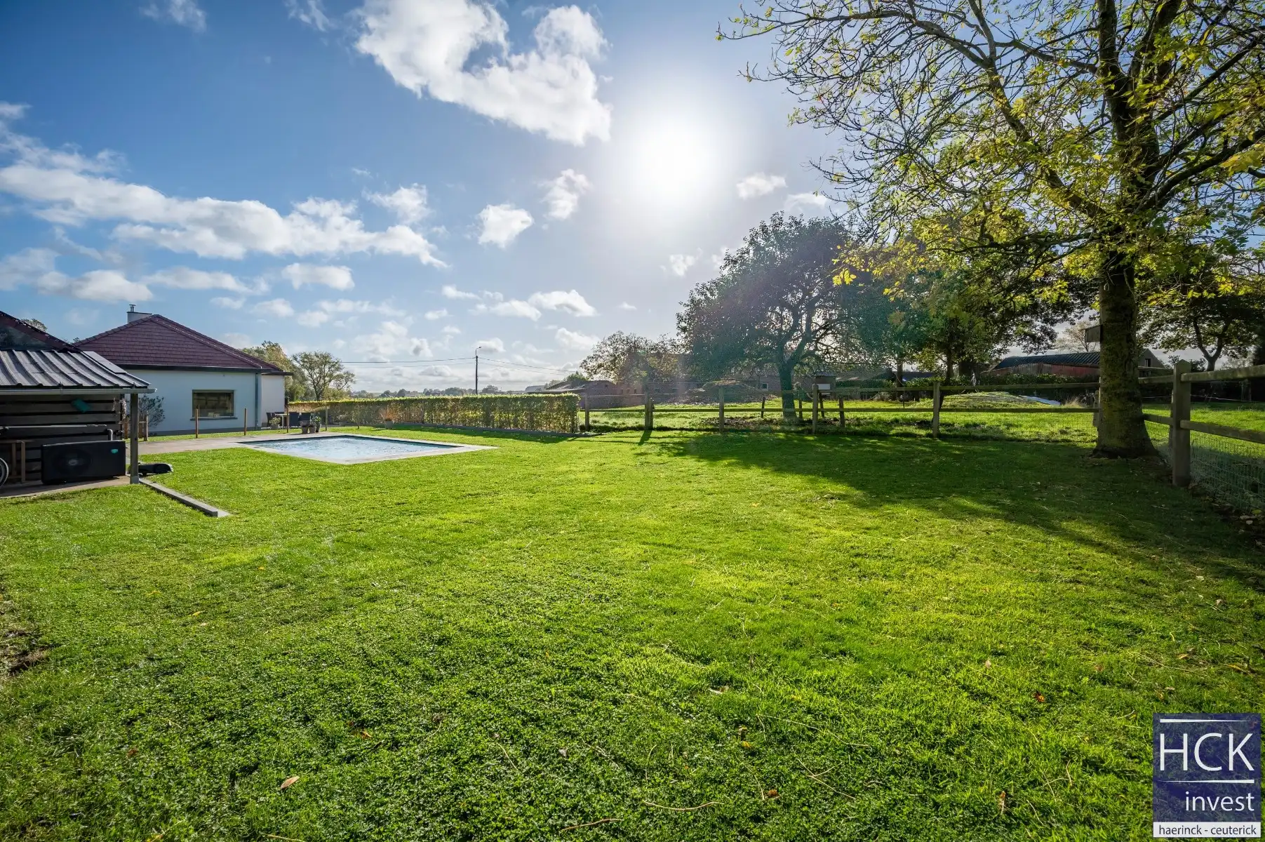 KRUISHOUTEM - Instapklare en prachtig gelegen woning met 4 SLPK. én zwembad foto 32