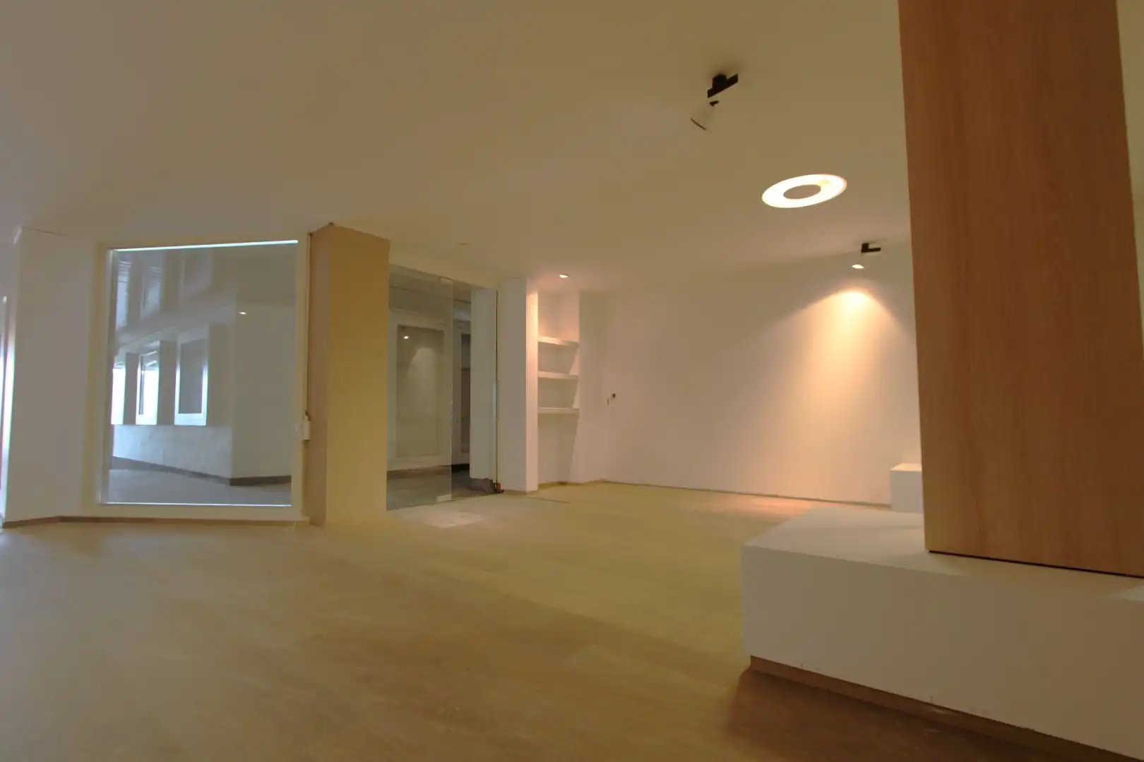 Verhuurd winkel te koop van 471 m² te Zeedijk  678-679 foto 10