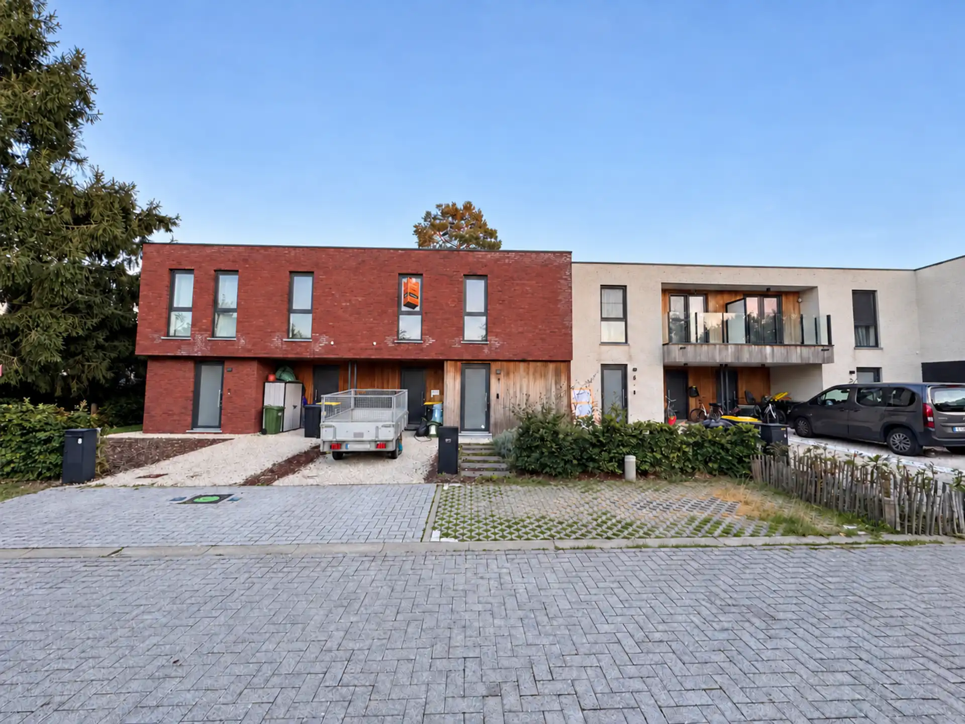 Moderne, energiezuinige woning met drie slaapkamers foto {{pictureIndex}}