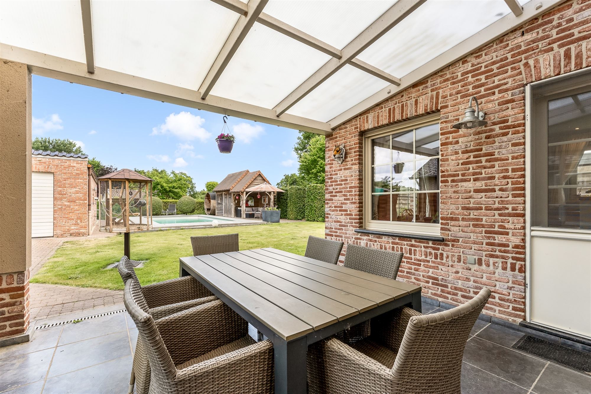 Energiezuinige woning met verwarmd zwembad en ruime garage op ideale ligging foto 21
